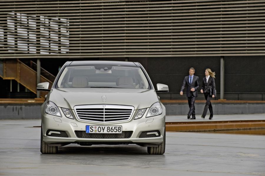  Mercedes-Benz E-Class 2010 года  (фото 104 из 128)